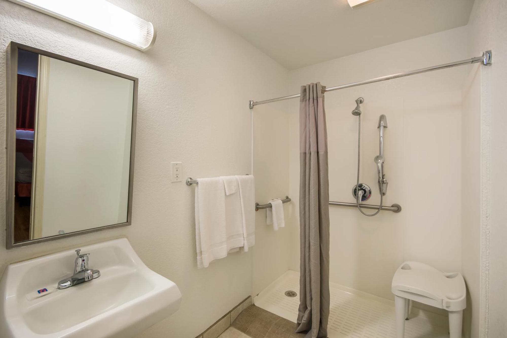 Americas Best Value Inn & Suites Хамбл Экстерьер фото